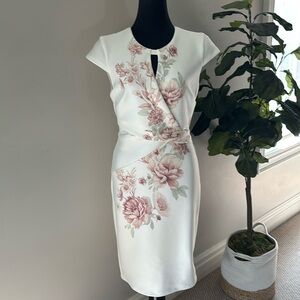 SUZY SHIER WHITE SCUBA DRESS FLORAL ROSE PRINT
